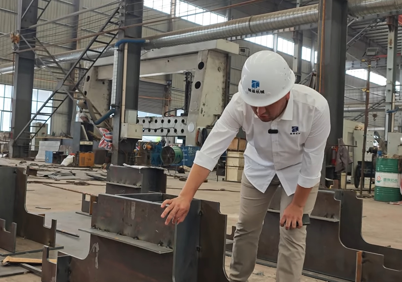 Introduction To Spare Parts Production In Suitong Crane Production Workshop